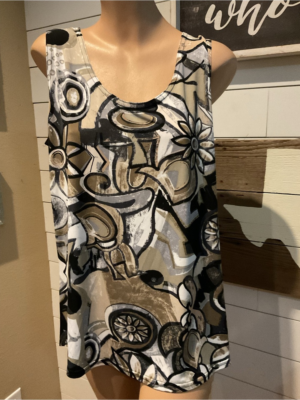 Jostar Sleeveless Abstract Print Top Wrinkle Resistant Large NWT
